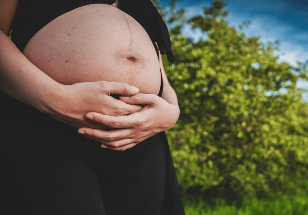 Poche des eaux – rupture, fissure, méconium : ce que tu dois vraiment savoir